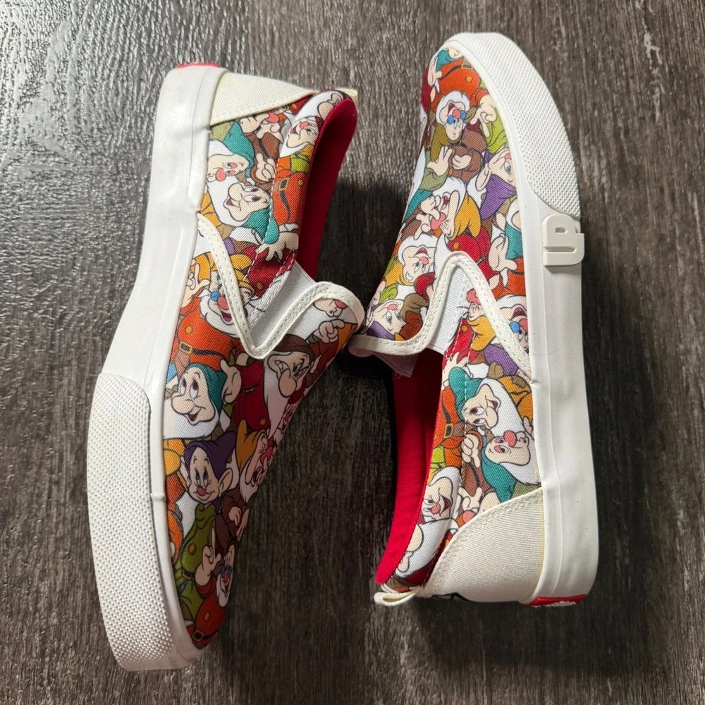 Ground Up Disney Snow White Seven Dwarfs Slip On Shoes Men 9 Multicolor Canvas